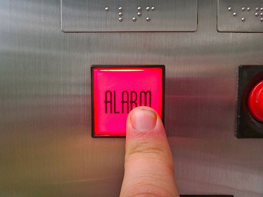 Ringing_the_elevator_alarm_(c)_Dieselducy_Andrew_R