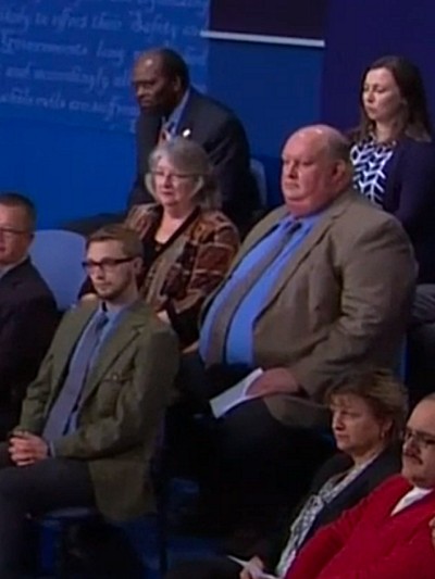 town-hall-debate_04_09-10-16